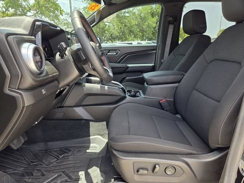 Used 2025 Chevrolet Colorado LT AWD/4WD image 13