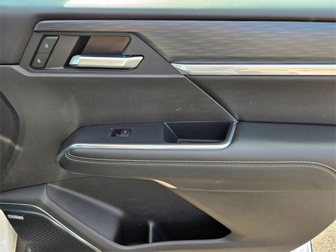 Used 2025 GMC Acadia Elevation image 23