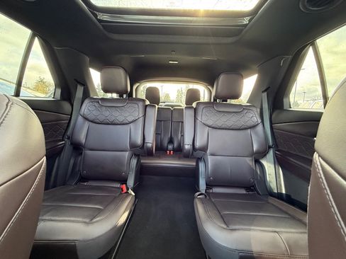 Used 2025 Ford Explorer Platinum w/ LUX Leather Package AWD/4WD image 24