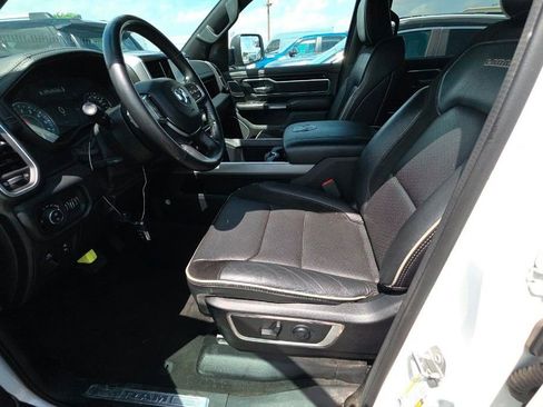 Used 2020 RAM 1500 Laramie AWD/4WD image 5