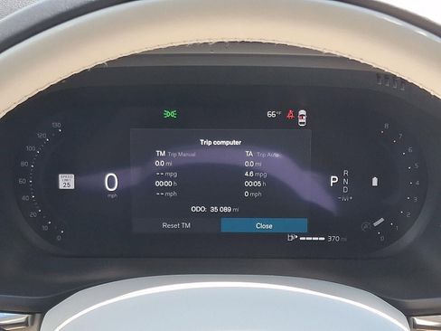 Certified 2023 Volvo XC60 B5 Plus w/ Climate Package AWD/4WD image 22