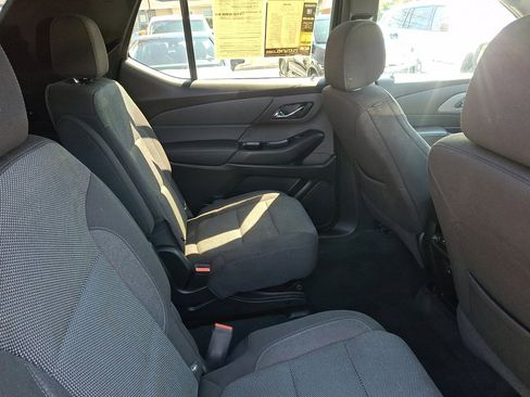Used 2023 Chevrolet Traverse LT AWD/4WD image 15