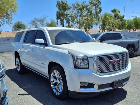 Used 2017 GMC Yukon XL Denali w/ Open Road Package AWD/4WD image 3