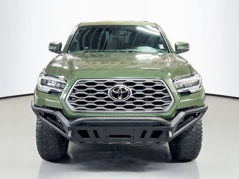 Used 2021 Toyota Tacoma TRD Off-Road w/ TRD Premium Off Road Package AWD/4WD image 2