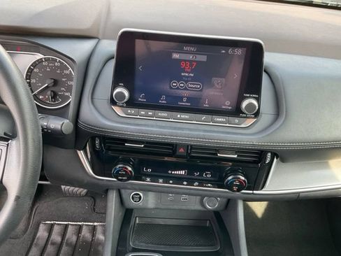 Used 2021 Nissan Rogue SV FWD image 13