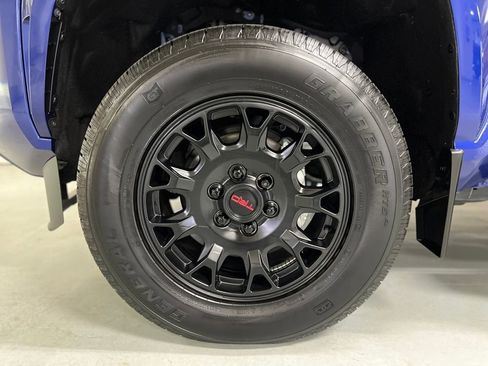 Certified 2024 Toyota Tacoma SR5 image 9