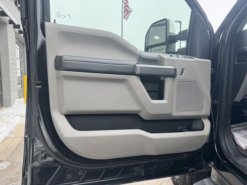 Used 2020 Ford F250 XLT w/ XLT Premium Package image 27