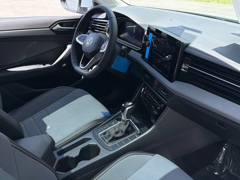 New 2026 Volkswagen Jetta SE FWD image 9