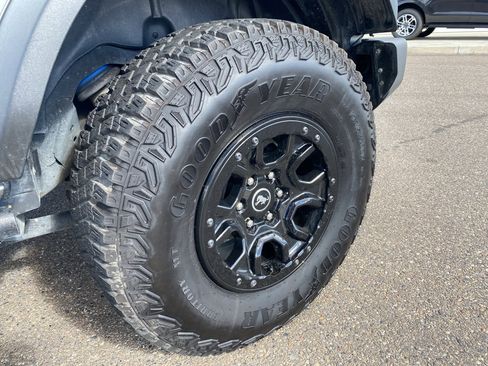 Used 2023 Ford Bronco Wildtrak image 2