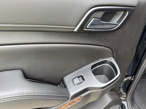 Used 2019 Chevrolet Suburban Premier RWD image 30