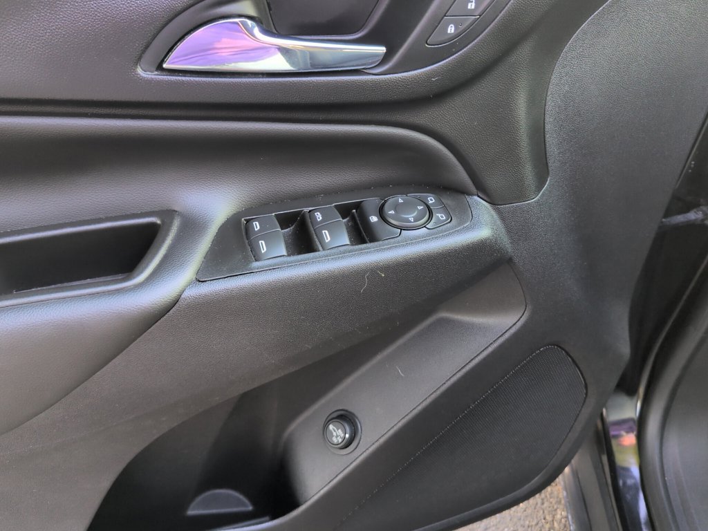 Used 2021 Chevrolet Equinox LT FWD image 18
