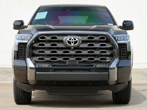 Used 2022 Toyota Tundra Platinum AWD/4WD image 7