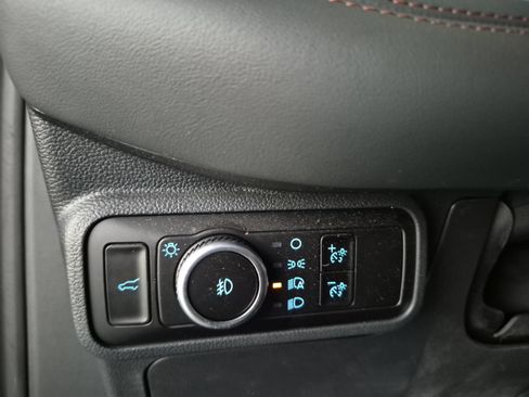 Used 2025 Ford Explorer Active w/ Active Comfort Package RWD image 13