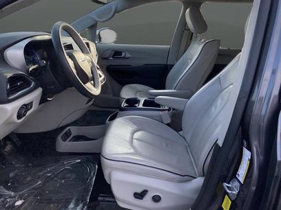 Used 2019 Chrysler Pacifica Limited w/ Advanced Safetytec Group