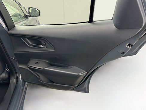 Used 2025 Toyota Prius Plug-In Hybrid image 31