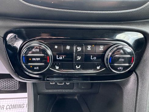 Used 2023 Buick Encore GX Select AWD/4WD image 23