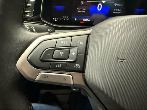 Used 2025 Volkswagen Jetta SE image 12