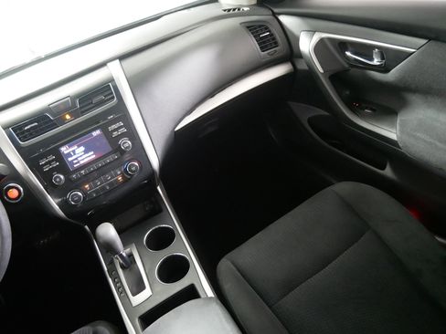 Used 2015 Nissan Altima 2.5 S w/ Power Driver Seat Package image 11