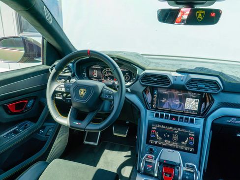 Used 2024 Lamborghini Urus Performante AWD/4WD image 65