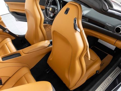Used 2019 Ferrari Portofino image 29