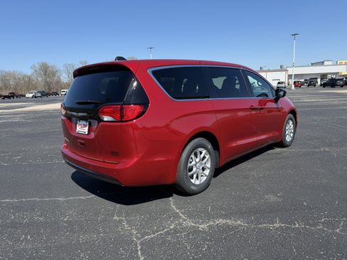 New 2026 Chrysler Voyager LX image 6