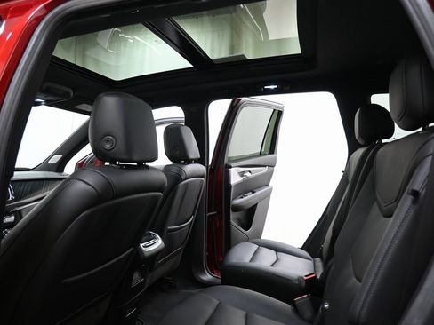 Used 2023 Cadillac XT6 Premium Luxury w/ Technology Package image 15