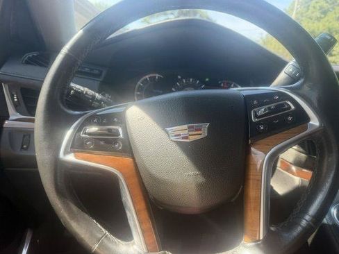 Used 2017 Cadillac Escalade Luxury RWD image 21