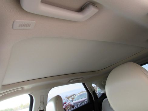 Used 2019 Ford Edge Titanium w/ Equipment Group 301A AWD/4WD image 29