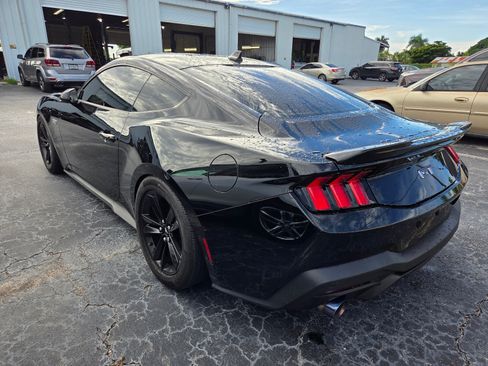 Used 2024 Ford Mustang GT RWD image 4