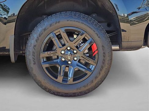 New 2026 Chevrolet Silverado 1500 RST w/ Redline Edition AWD/4WD image 10