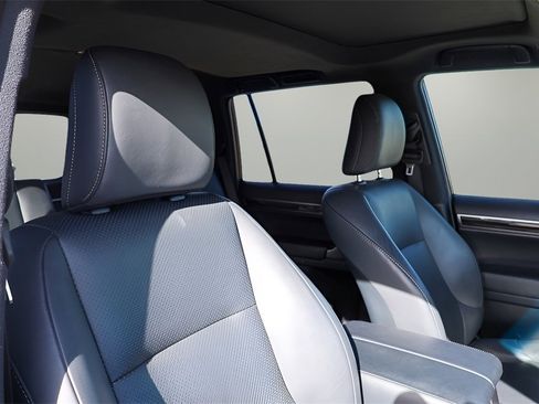 Used 2023 Lexus GX 460 Luxury image 21