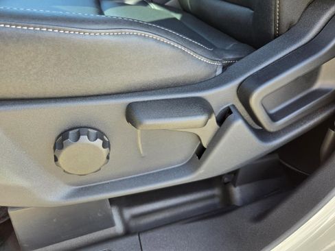 New 2025 Ford Bronco Badlands image 24