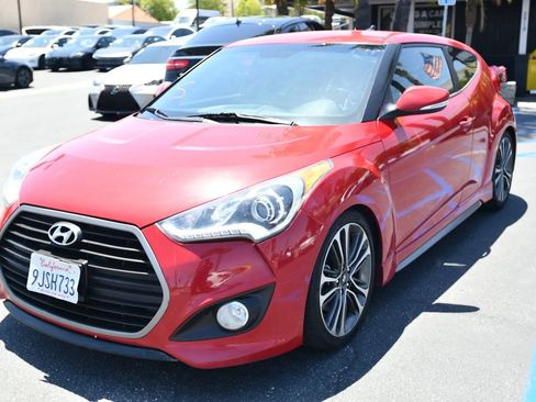 Used 2016 Hyundai Veloster Turbo FWD image 3
