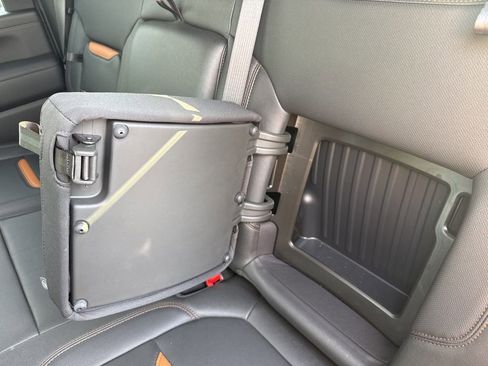 Used 2022 GMC Sierra 2500 AT4 image 42