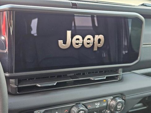 New 2026 Jeep Wrangler Unlimited Sahara AWD/4WD image 12