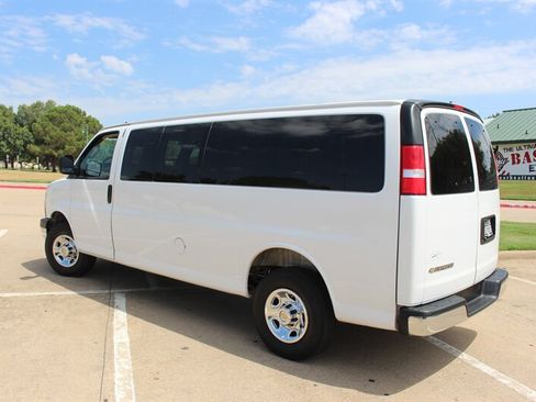 Used 2025 Chevrolet Express 3500 LT w/ LT Preferred Equipment Group RWD image 2