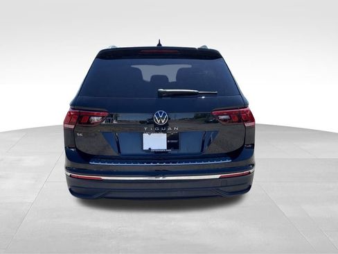 Certified 2023 Volkswagen Tiguan SE w/ Panoramic Sunroof Package FWD image 6