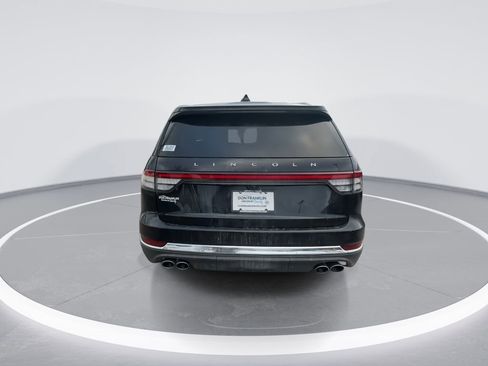 Used 2025 Lincoln Aviator AWD image 7