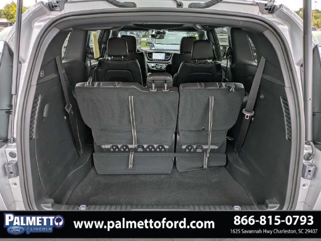 Used 2026 Chrysler Pacifica Select w/ S Appearance Package FWD image 12