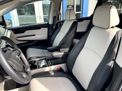Certified 2025 Honda Odyssey Elite image 11