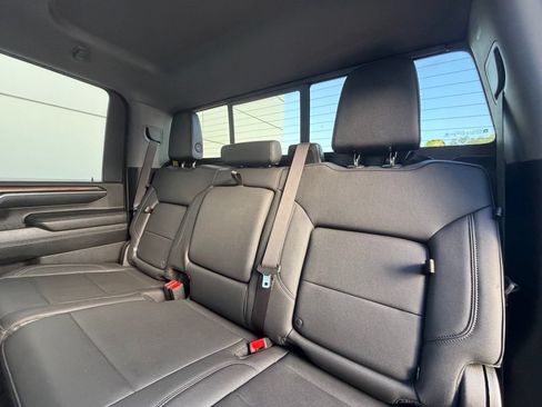 Used 2024 Chevrolet Silverado 2500 LT w/ Midnight Edition AWD/4WD image 27