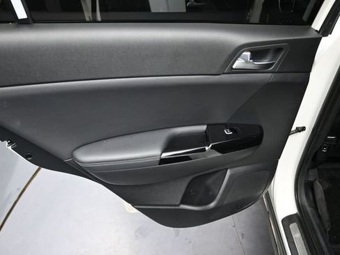 Used 2020 Kia Sportage S w/ Option Group 020 FWD image 17