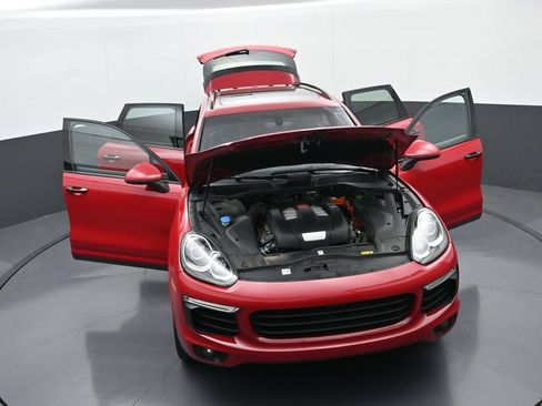 Used 2018 Porsche Cayenne S AWD/4WD image 38