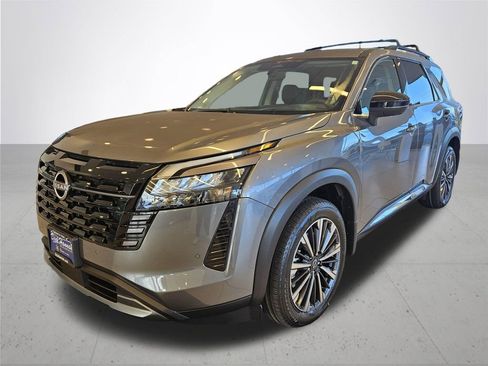 New 2026 Nissan Pathfinder Platinum w/ Cargo Package image 2