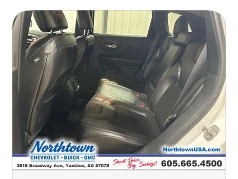 Used 2020 Jeep Cherokee Trailhawk w/ Cold Weather Group AWD/4WD image 25