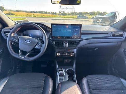 Used 2025 Ford Escape ST-Line w/ Tech Pack #1 AWD/4WD image 17