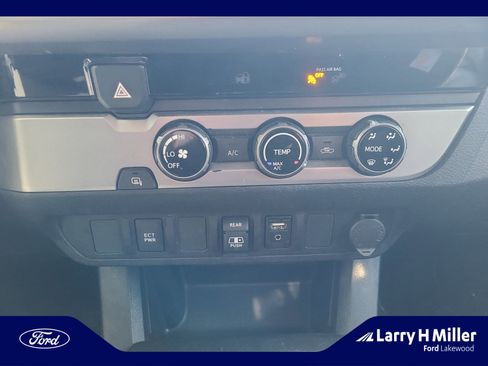 Used 2018 Toyota Tacoma SR5 image 29