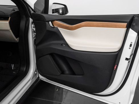 Used 2020 Tesla Model X Long Range image 55