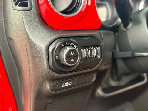 Used 2020 Jeep Gladiator Rubicon AWD/4WD image 39