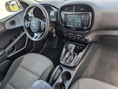Used 2020 Kia Soul LX image 8